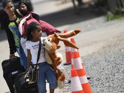 Imigrantes chegam em Pacaraima.