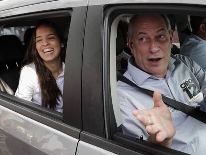 Ciro Gomes em ato de campanha perto de fábrica da General Motors em São Caetano do Sul (SP).