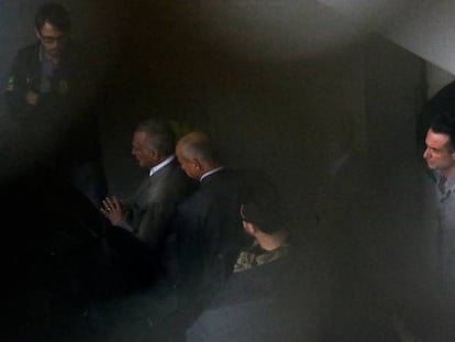 O ex-presidente Michel Temer foi levado à sede da Polícia Federal no aeroporto de Guarulhos antes de ser encaminhado ao Rio de Janeiro.