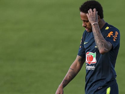 Brasileira acusa Neymar de estuprá-la durante viagem a Paris.