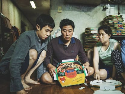 Fotograma de 'Parasitos', dirigida por Bong Joon-ho. No vídeo, trailer oficial do filme.