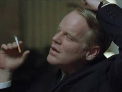 Seymour Hoffman como Capote, papel que ganhou o Oscar.