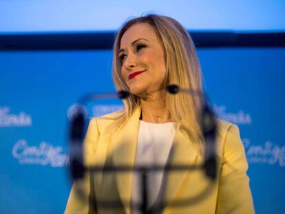 Cristina Cifuentes, aquest divendres (EFE). Vídeo: Declaracions del rector de la universitat.
