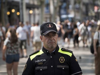 El guàrdia urbà, a la Rambla de Barcelona, el passat 3 d'agost.