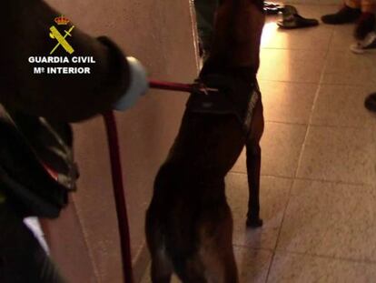 La Guàrdia Civil escorcolla el pis d’una cèl·lula gihadista a Barcelona