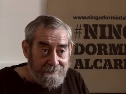 Jaume Marsé participant en la campanya 'Ningú dormint al carrer'.
