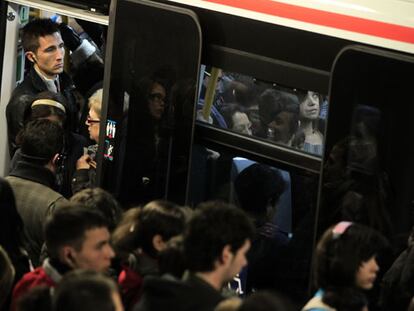 Metro y sindicatos se reúnen el miércoles para hablar de los recortes