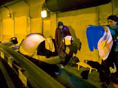 Un campamento bajo tierra en el centro