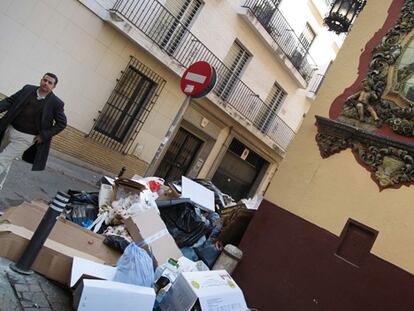 La huelga de basura de Sevilla se enquista ante la falta de diálogo