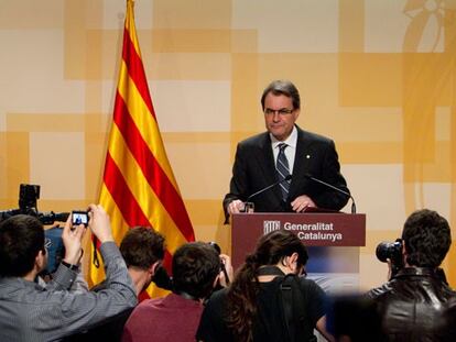 Mas dice que Cataluña está en fase de emergencia, pero mantiene la consulta