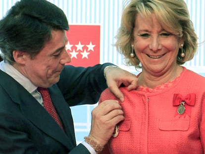 Aguirre insiste: Rajoy debe recortar
más aunque “no se equivoca en nada”