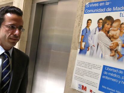 Madrid tilda de “política” la paralización de la privatización hospitalaria
