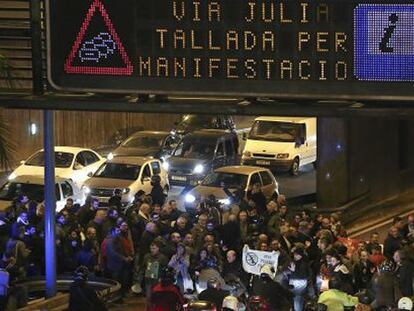 Corte de tráfico por las protestas en Barcelona.