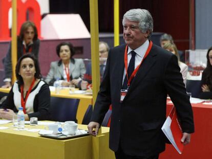 Arturo Fernández, tras emitir su voto.