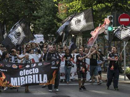 La afición del Bilbao Basket se manifiesta en Bilbao.