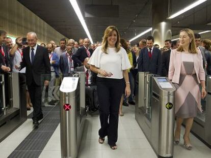 Díaz inaugurando el metro de Málaga.