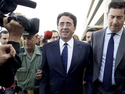 El arquitecto Santiago Calatrava ha acudido a los juzgados de Castellón con sus abogados.