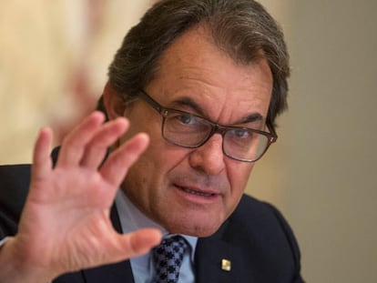 O líder Artur Mas entra na reunião do Governo catalão, nesta terça-feira.