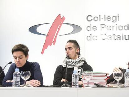 De izquierda a derecha, Silvia Villullas, amiga de Patricia Heras; Rodrigo Lanza; su madre, Mariana Huidobro; y 'Xapo' Ortega, uno de los realizadores del documental.