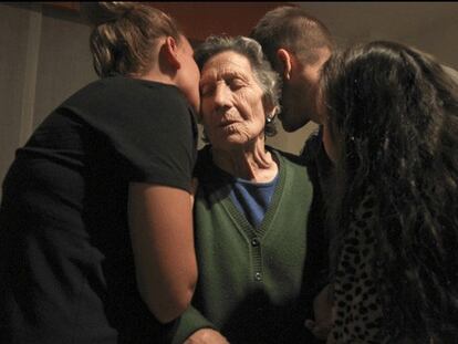 Carmen Martínez, la anciana de 85 años, el día de su desahucio,