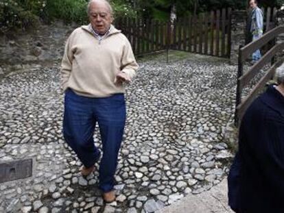 Pujol y Marta Ferrusola, en su casa gerundense de Queralbs en 2014. / Pere Durán