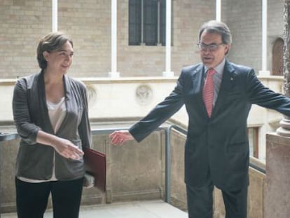 Encuentro entre Artur Mas y Ada Colau.