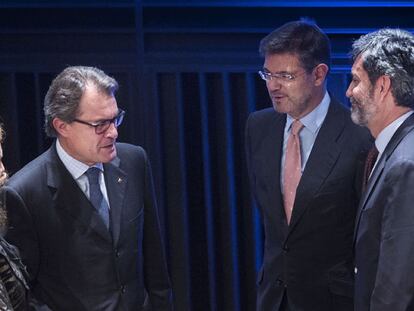 Artur Mas (d), Rafael Catalá (c) y Carlos Lesmes (i).
