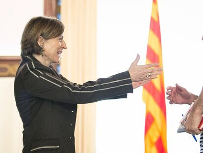 Carme Forcadell recibe a Antonio Baños.