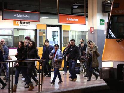 La vaga de Renfe deixa les línies amb només dos de cada tres trens