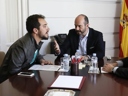 El Langui durante su reunión con el Consejero de Transportes, Pedro Rollán.