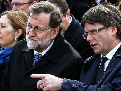 Homenaje a las victimas del accidente de Germanwings, presidido por los presidentes Rajoy y Puigdemont.