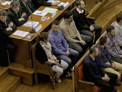 Los mossos condenados de la muerte de Benítez, durante el juicio.