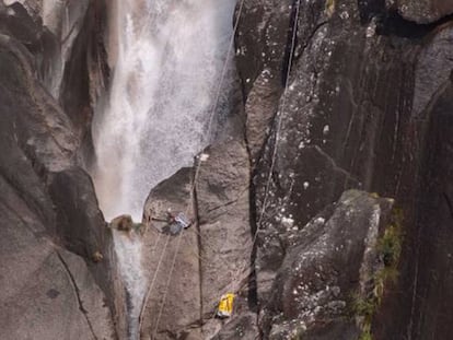 Tramo del salto de agua en el que se encuentra encajonado el cuerpo.