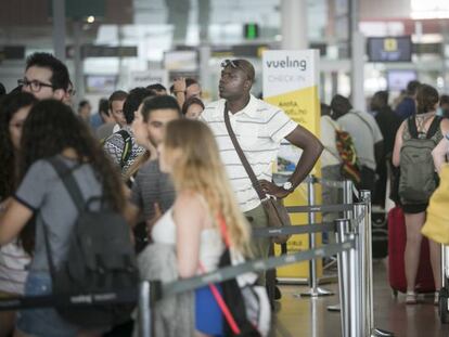 Colas el sábado en el mostrador de Vueling.
