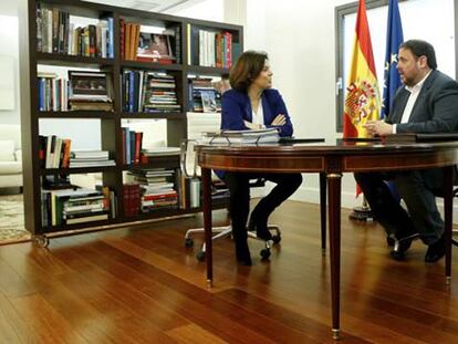 Soraya Sáenz de Santamaría con Oriol Junqueras.