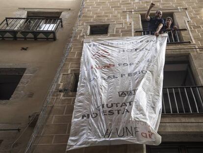 Así se alquila y se denuncia un piso turístico ilegal en Barcelona