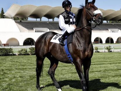 El jockey Jaime Gelabert en el Hipódromo de la Zarzuela.