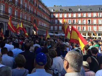 Manifestación de Los Legionarios contra la retirada de la Calle del general Millán Astray.