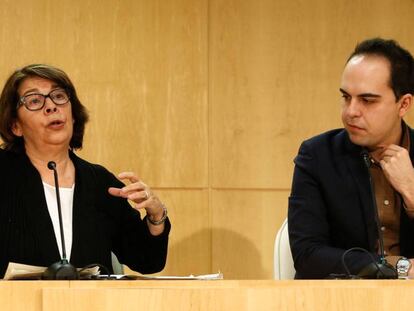 Inés Sabanés y José Manuel Calvo, en la rueda de prensa de esta mañana. Kike Para