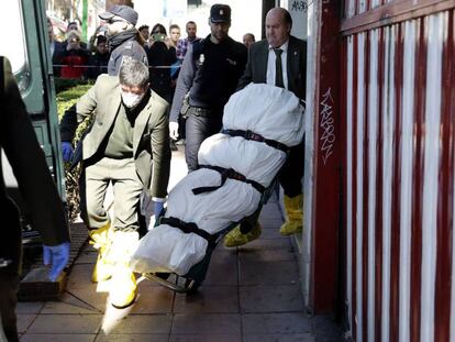 Traslado del cuerpo de una mujer de 45 años en Alcobendas.