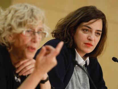 Manuela Carmena y Celia Mayer en el Ayuntamiento de Madrid, el 15 de marzo de 2017.