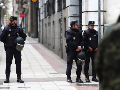 El desalojo de miembros de Hogar Social Madrid en el barrio de Salamanca.