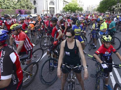 Una manifestación de ciclistas en Valencia para reclamar más seguridad.