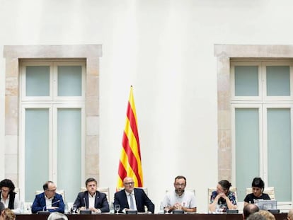 Diputados de Junts pel Sí y la CUP presentan la ley del referéndum.