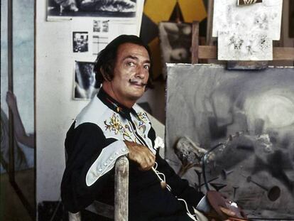 Dalí, en su estudio de Port Lligat.