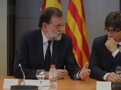 Mariano Rajoy y Carles Puigdemont, este viernes.