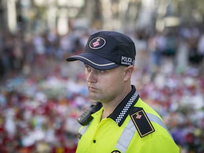 Sergi Lledó cerca de donde accedió la furgoneta del terrorista / Vídeo: Cronología del atropello en La Rambla