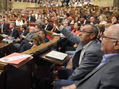 El portavoz de CSQP, Joan Coscubiela, junto al presidente del grupo, Lluís Rabell.