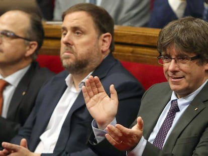 Junqueras y Puigdemont, durante el debate de la ley.