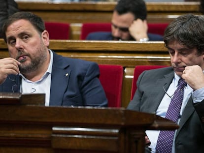 Carles Puigdemont, junto al vicepresidente Oriol Junqueras.